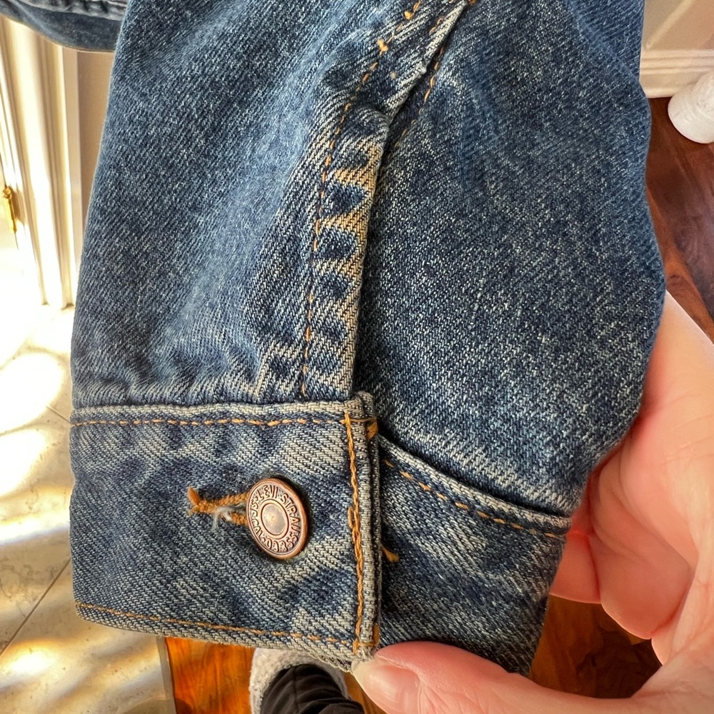 Levi’s Men’s Large Denim Jacket With Sherpa Interior - Picture 12 of 16